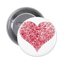 Coeur rouge avec le motif d'empreinte digitale pin's avec agrafe