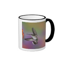Colibri Throated rouge femelle en vol, 2 Tasse À Café