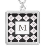 Collier à motifs de losanges de monogramme