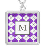 Collier à motifs de losanges de monogramme
