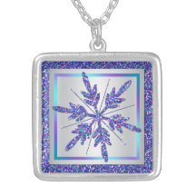 Collier argenté pourpre de flocon de neige de REGA