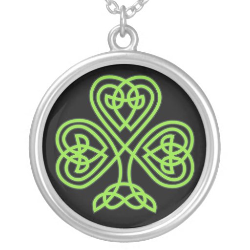 Collier celtique de trèfle