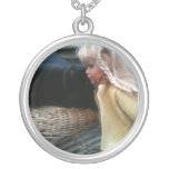 Collier de chat et de poupée
