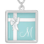 Collier de monogramme de boîte-cadeau