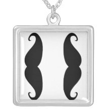 collier de moustache !