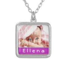 collier de photo de bébé avec le nom