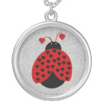 Collier d'insecte d'amour