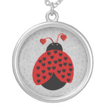 Collier d'insecte d'amour