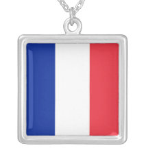 Collier élégant avec le drapeau de la France
