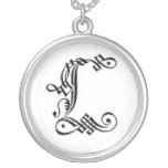 Collier gothique de la lettre C