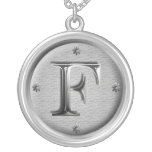 collier initial de F