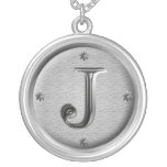 collier initial de J