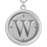 collier initial de W