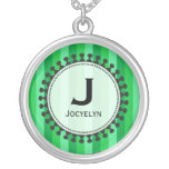 Collier vert de monogramme de tentes lumineuses