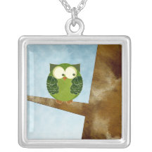 Collier vert mignon de hibou