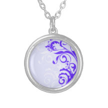 Colliers bleus de conception florale