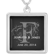 Colliers faits sur commande de mariage de date de 