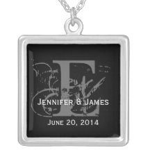 Colliers faits sur commande de mariage de date de 