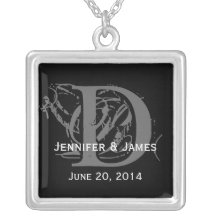 Colliers faits sur commande de mariage de date de 