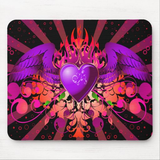 Conception de coeur à ailes par grunge pourpre tapis de souris