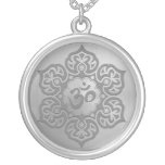 Conception florale en acier d'ohm colliers personnalisés