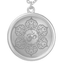 Conception florale en acier d'ohm pendentif personnalisé
