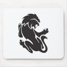 Conception tribale de tatouage de lion tapis de souris