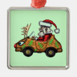 Conducteur drôle de Père Noël sur l'ornement d'arb