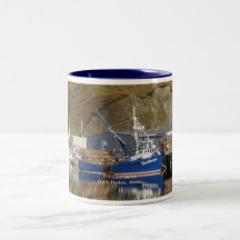 Confiance, bateau de crabe dans le port néerlandai mugs à café
