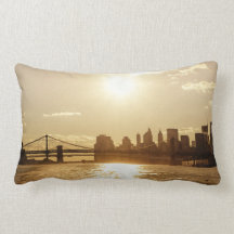 Coucher du soleil de paysage urbain au-dessus de l coussin