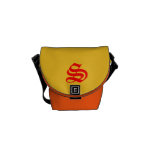 Couleurs d'été avec le mini sac messenger à monogr besaces