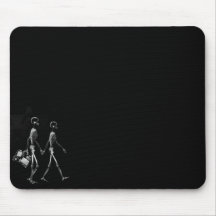 COUPLES SQUELETTIQUES B&W DE DÉPLACEMENT DE VISION TAPIS DE SOURIS