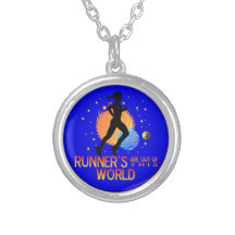 Coureur de fille hors de ce collier du monde