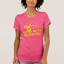 Courses avec des ciseaux t-shirts