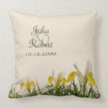 Coussin d'anniversaire d'iris jaunes