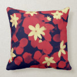 Coussin de fleurs de rouge de cerise