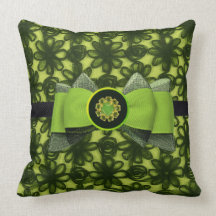 Coussin orné de bijoux de Mojo de fleur de dentell