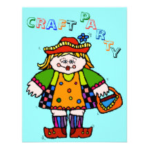 Crafter lunatique mignon ouvrant l'invitation de m