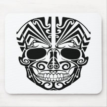 Crâne maori de masque de tatouage tapis de souris
