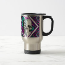 Crâne rose d'Aztèque sur le modèle tribal de pixel tasses