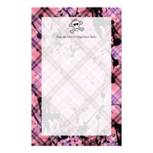 Crâne rose et os croisés avec les coeurs et l'arc papier à lettre personnalisé