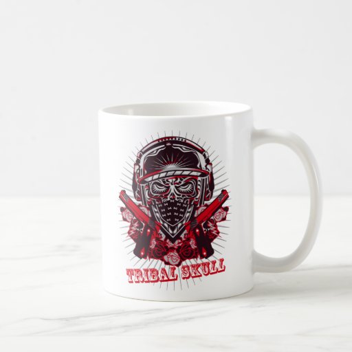 CRÂNE TRIBAL et ARME À FEU, CRÂNE TRIBAL et ARME À Tasse À Café