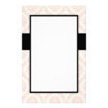 crème légère molle en pastel et damassé rose motifs pour papier à lettre