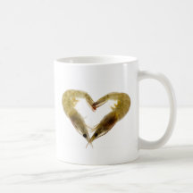 Crevettes roses grises dans l'amour tasse