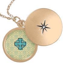 Croix celtique sur le pendentif jaune de finition 