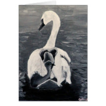 Cygne avec la carte de jeunes cygnes