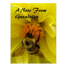 Dahlia jaune d'abeille carte postale