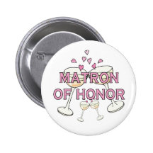 Dame de honneur épousant le bouton d'identificatio badge avec épingle
