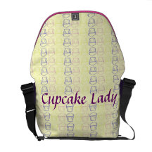 Dame de petit gâteau sacoche