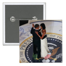 Danse de Barack et de Michelle Obama à la boule in badges publicitaires